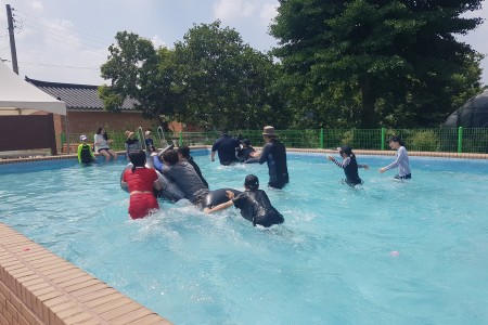 야외수영장 물놀이